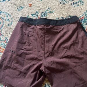 Vuori Men's Hybrid Shorts in Burgundy and Black